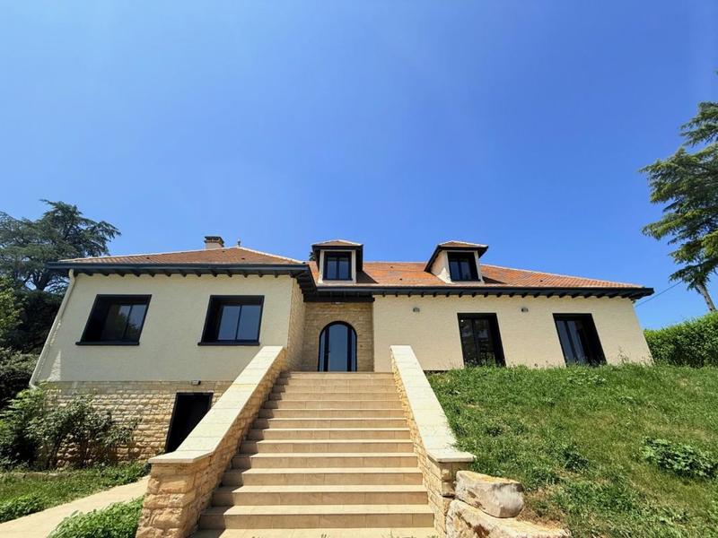 Maison - 339 m² - 12 pièces