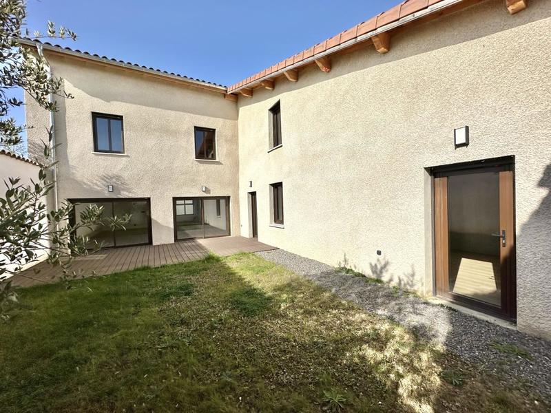 Propriété - 210 m² - 7 pièces