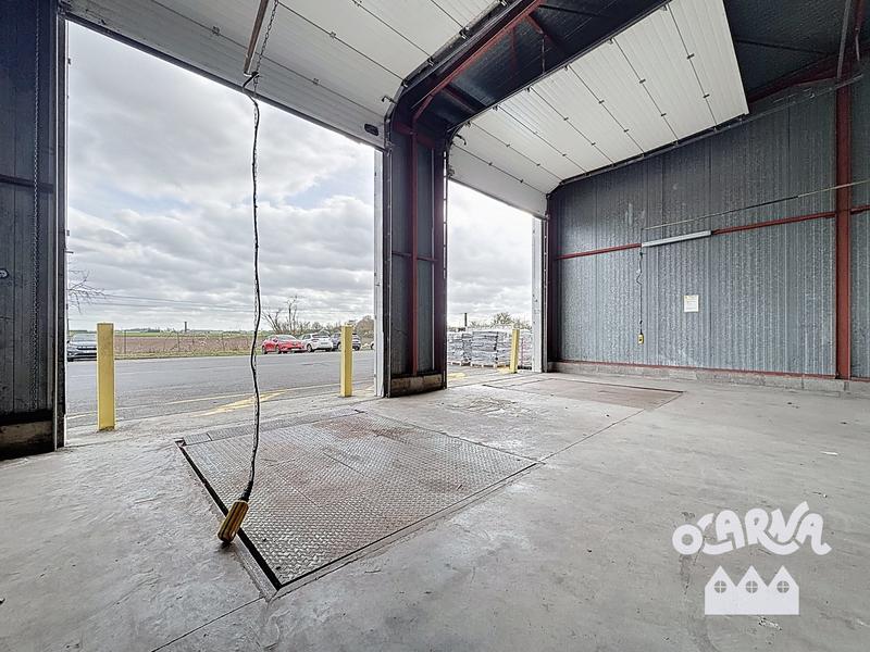 Entrepôt - 1 035 m²
