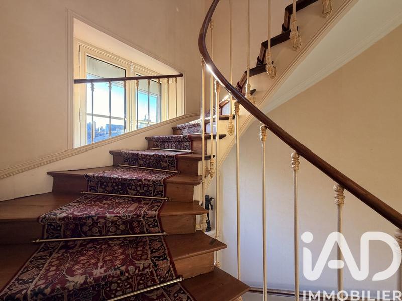 Maison - 246 m² - 6 pièces