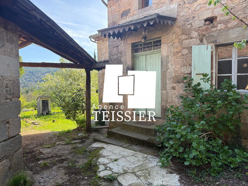 Maison - 216 m² - 12 pièces