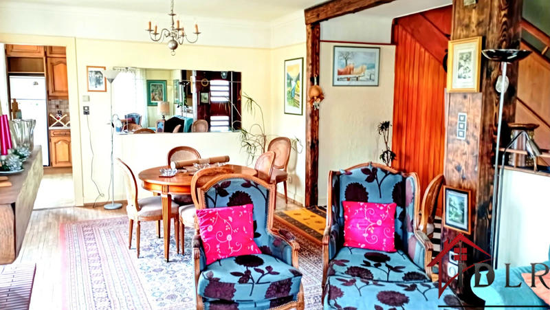 Maison - 277 m² - 10 pièces