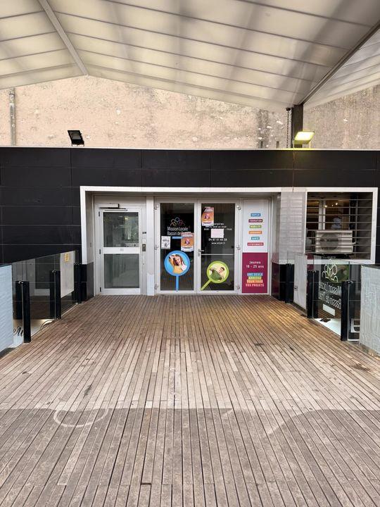 Bureau - 326 m² - 20 pièces