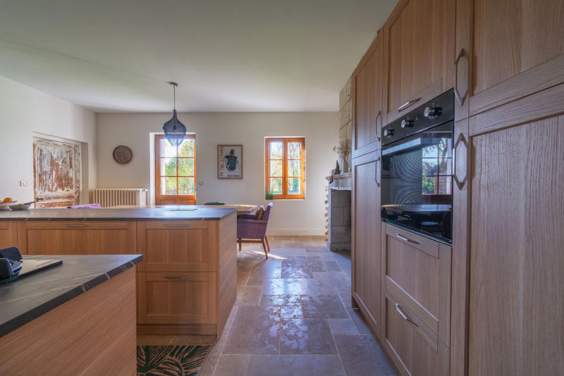 Maison - 210 m² - 7 pièces