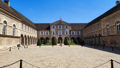 Appartement ancien - 67 m² - 3 pièces
