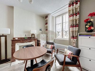 Immeuble - 180 m² - 9 pièces