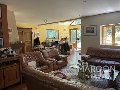 Maison - 208 m² - 7 pièces