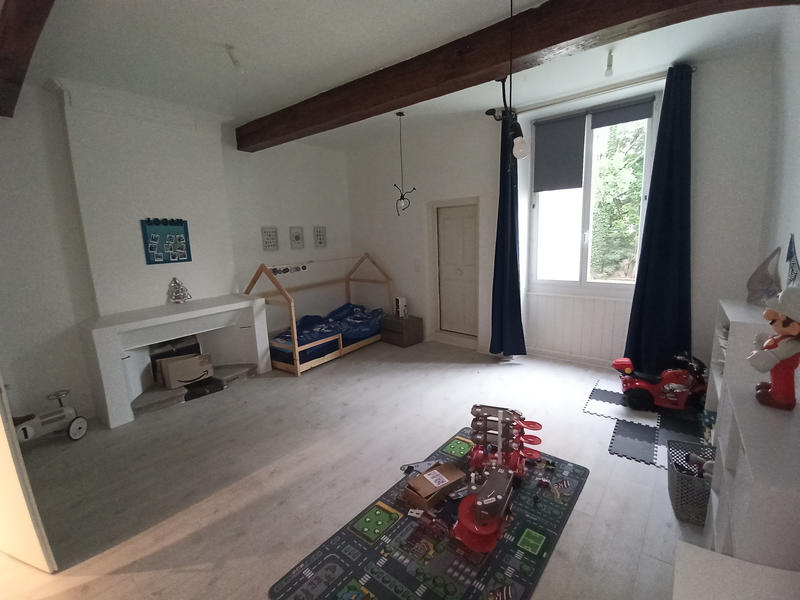 Maison - 330 m² - 8 pièces