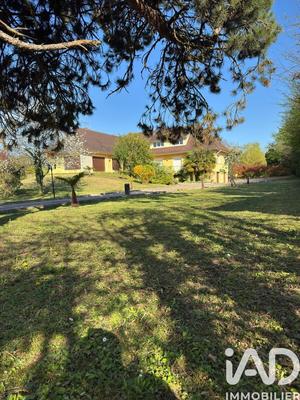 Maison - 320 m² - 8 pièces