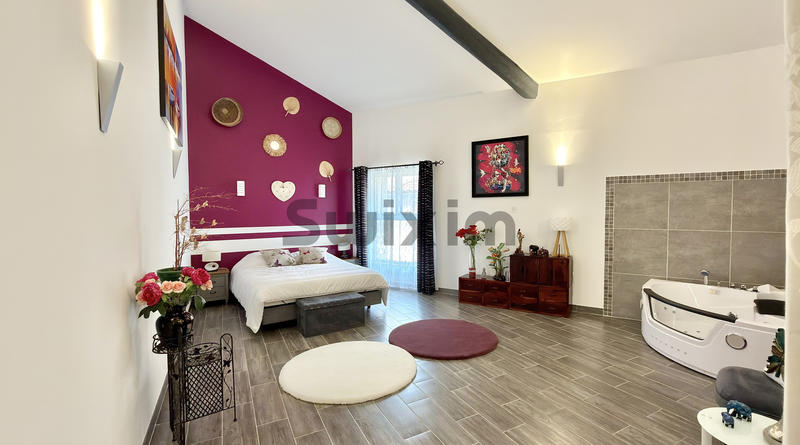 Maison de village - 180 m² - 8 pièces