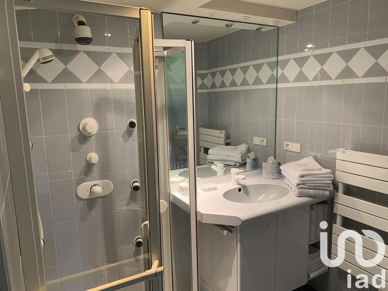 Maison - 260 m² - 10 pièces