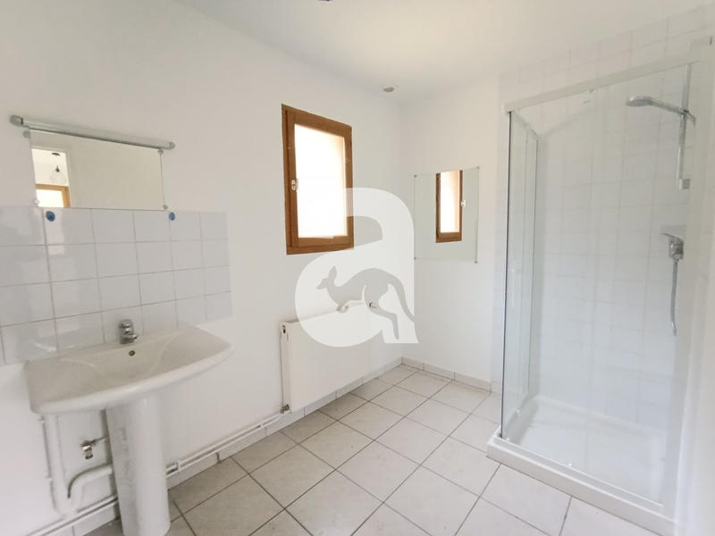 Maison traditionnelle - 82 m² - 3 pièces