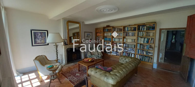 Propriété - 400 m² - 16 pièces