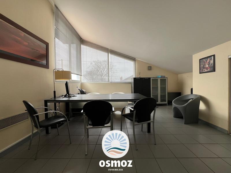 Bureau - 239 m² - 9 pièces