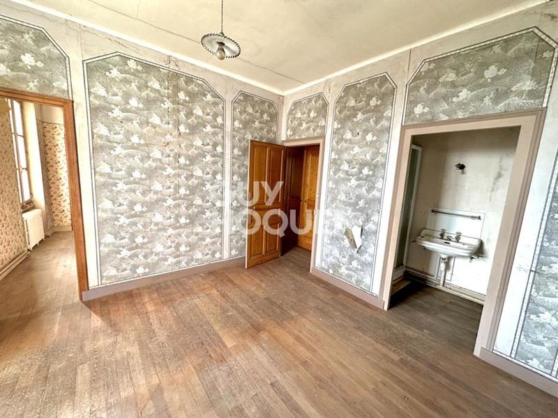 Maison - 216 m² - 8 pièces