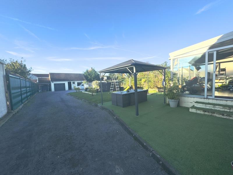 Maison - 95 m² - 6 pièces