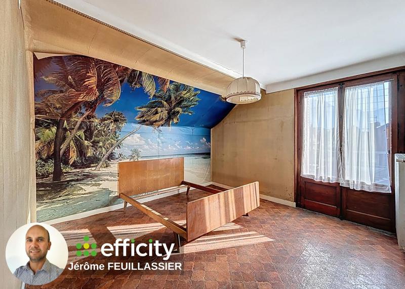 Maison - 90 m² - 5 pièces