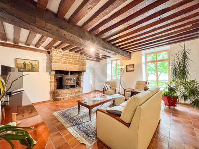 Maison - 280 m² - 9 pièces