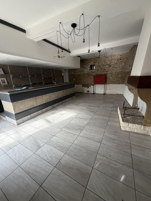 Local commercial - 396 m²