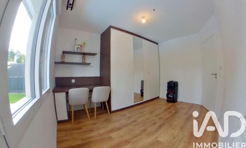 Maison - 96 m² - 5 pièces