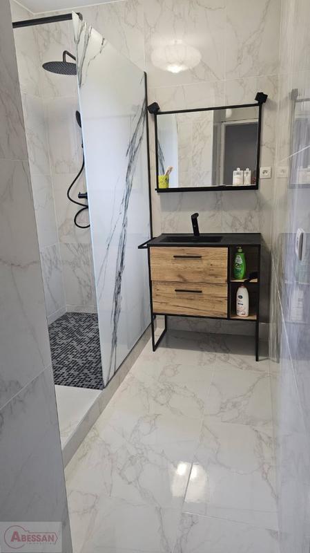 Maison - 200 m² - 7 pièces