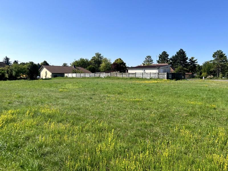 Terrain constructible - 1 911 m²