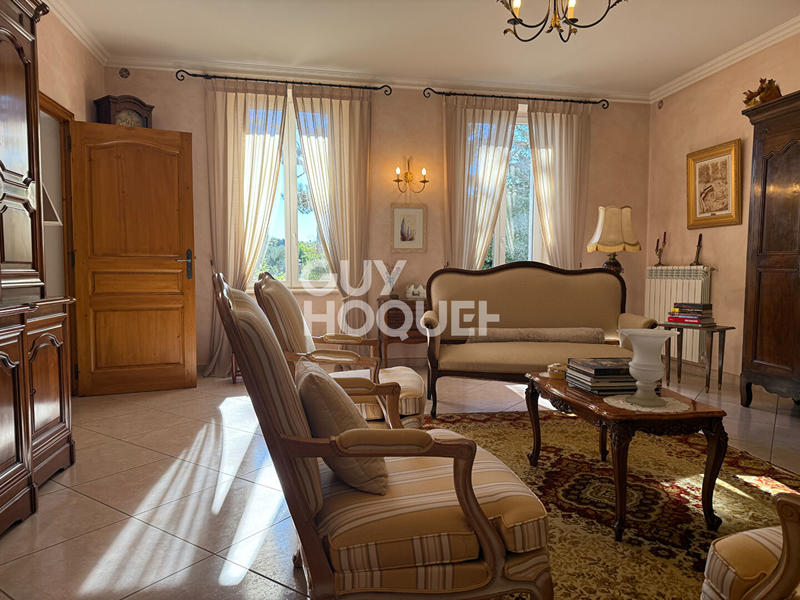 Maison bourgeoise - 680 m² - 20 pièces