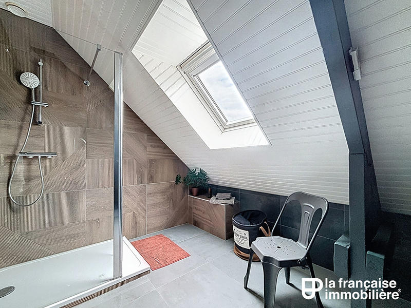 Maison - 230 m² - 8 pièces