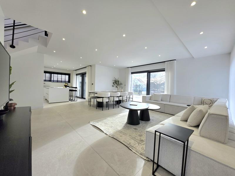 Maison contemporaine - 161 m² - 7 pièces