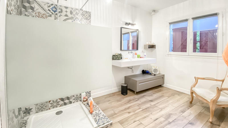 Maison - 250 m² - 7 pièces