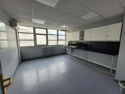 Local d'activités - 390 m² - 12 pièces