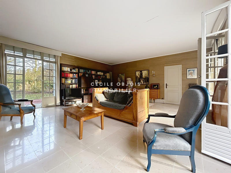 Maison - 201 m² - 7 pièces