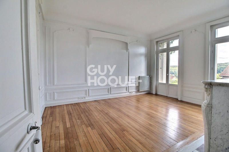 Appartement - 210 m² - 7 pièces