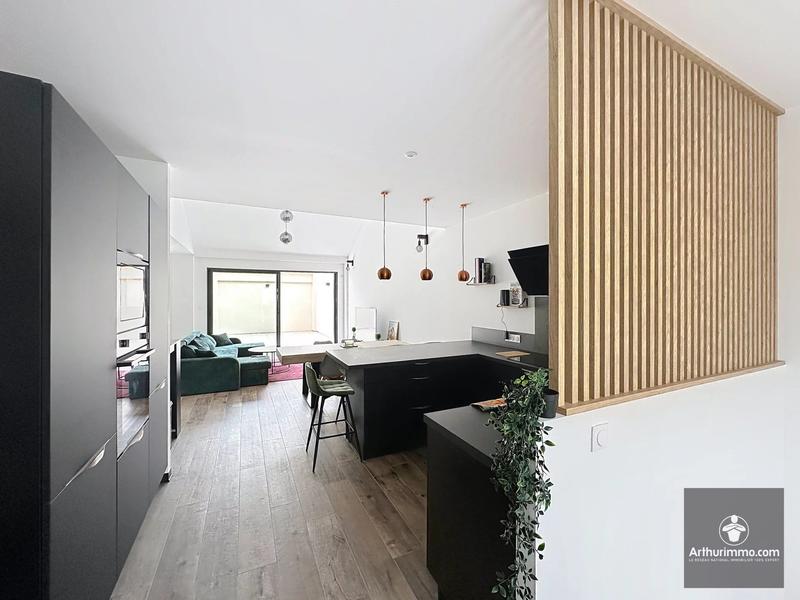 Appartement - 100 m² - 4 pièces