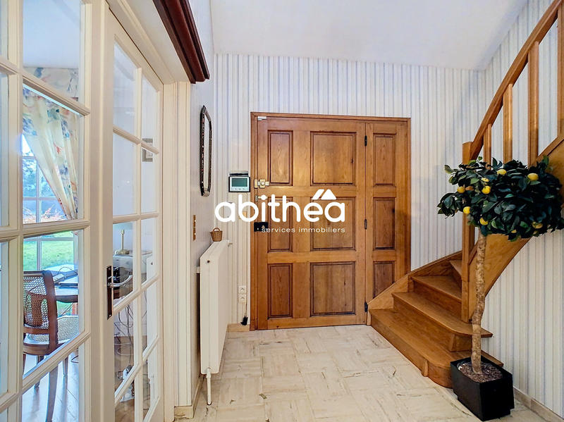 Maison - 206 m² - 7 pièces