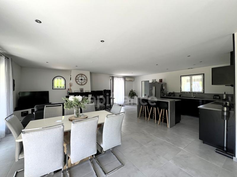 Maison - 125 m² - 5 pièces