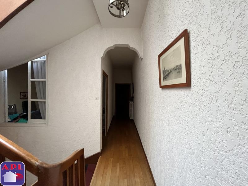 Maison - 230 m² - 5 pièces