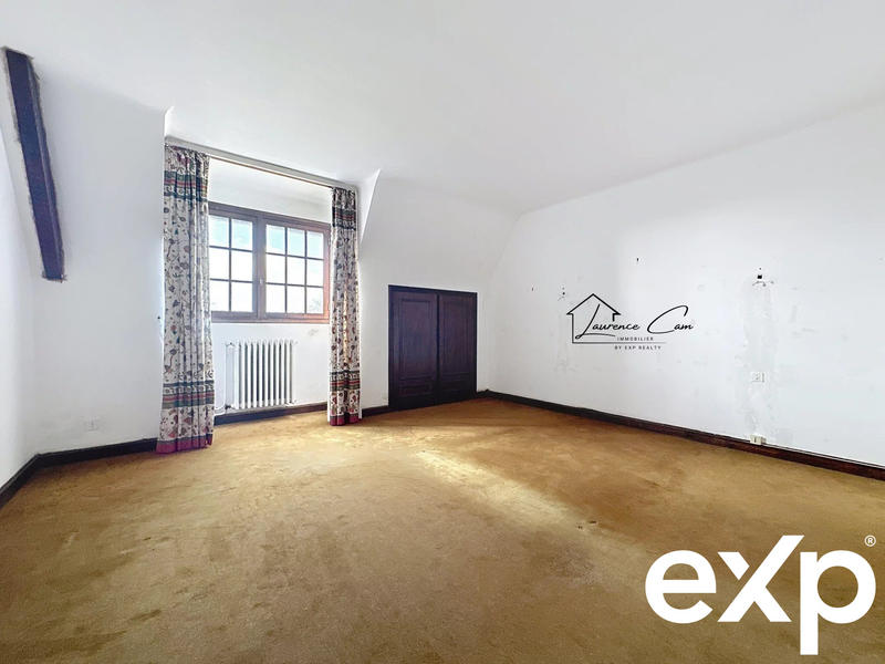 Maison - 404 m² - 12 pièces