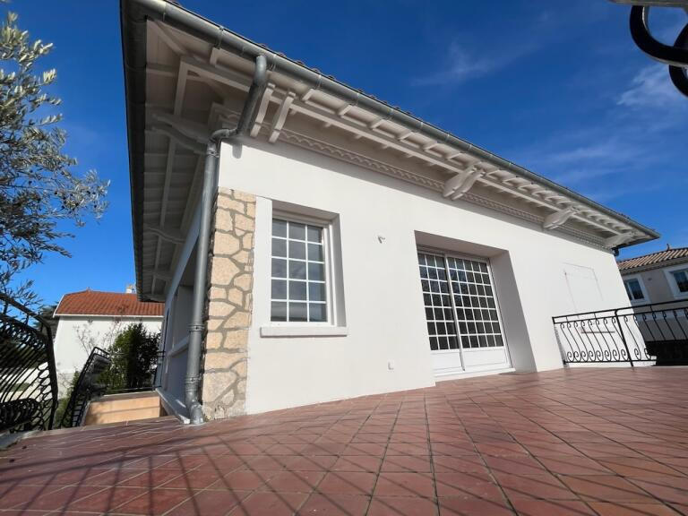 Maison - 160 m² - 8 pièces