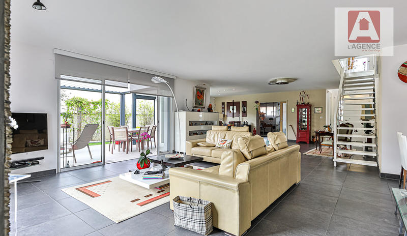 Maison - 187 m² - 6 pièces