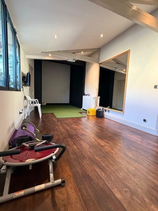 Demeure - 710 m² - 15 pièces