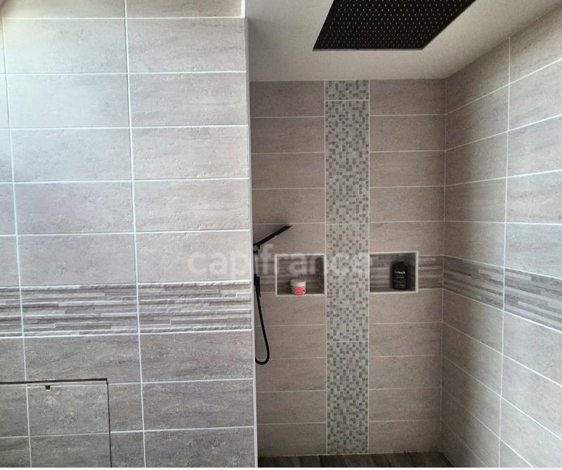 Maison - 218 m² - 10 pièces