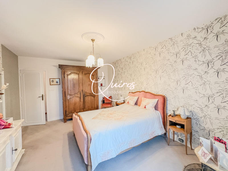 Maison - 230 m² - 7 pièces