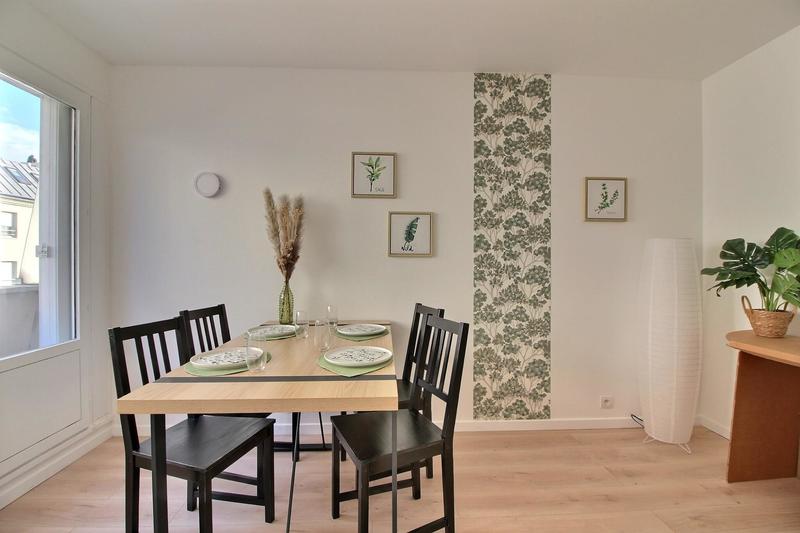 Appartement - 80 m² - 5 pièces