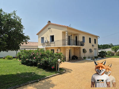 Maison traditionnelle - 179 m² - 9 pièces