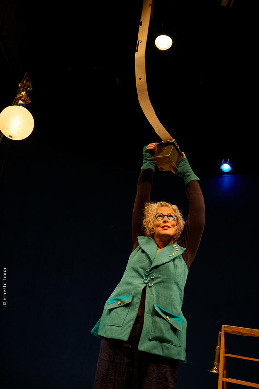 Spectacle - Dans la Lune - Cie les Arts Dits