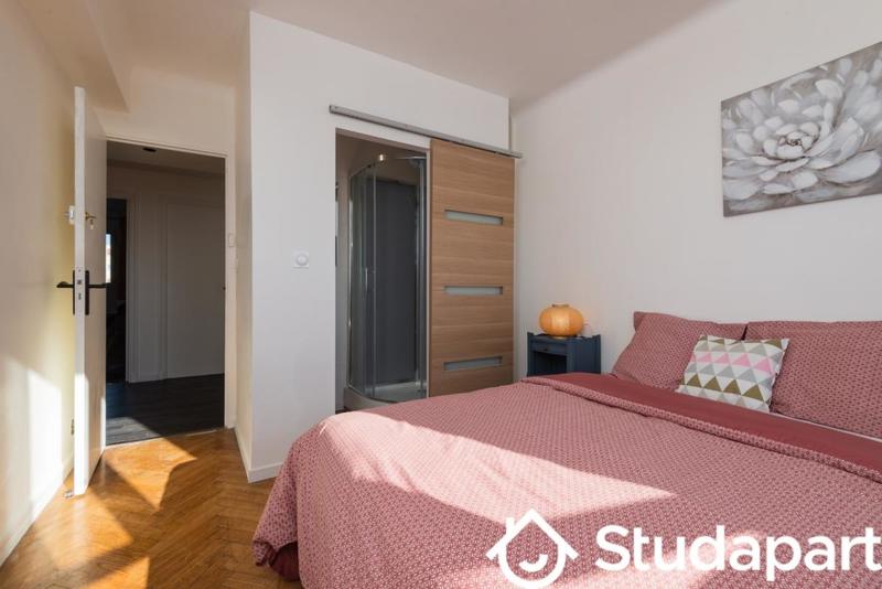 Chambre - 9 m² - 1 pièce