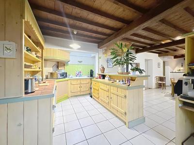 Maison - 143 m² - 7 pièces