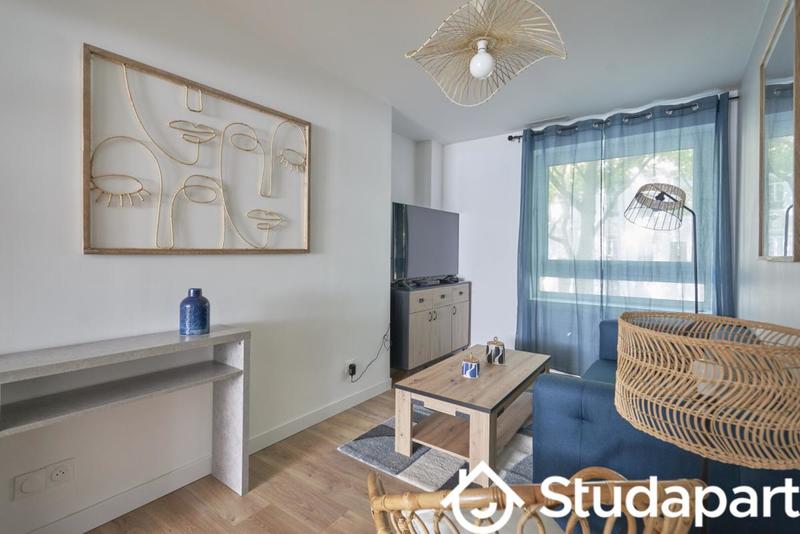 Chambre - 10 m² - 1 pièce