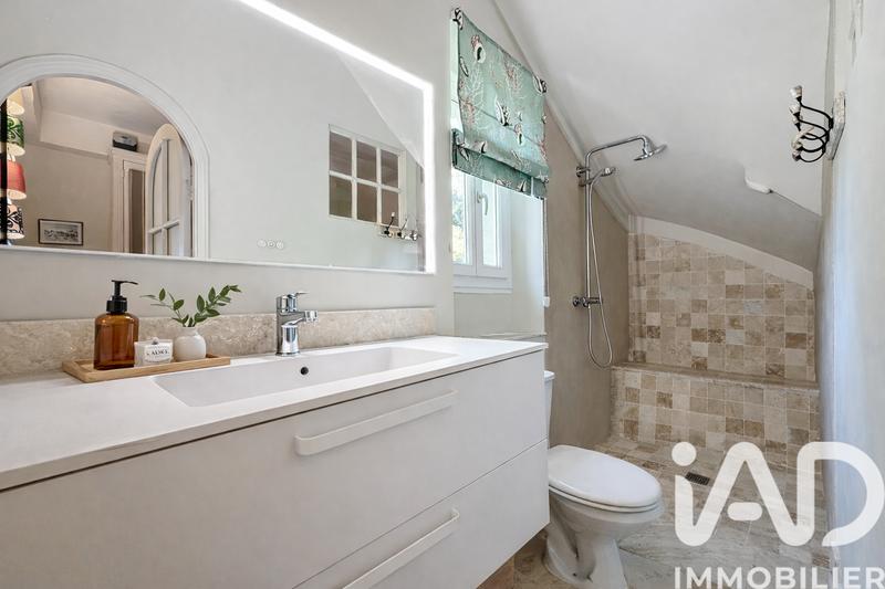 Maison - 350 m² - 12 pièces